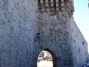 Las Puertas, La Ciudad Medieval de Rodas