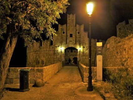Rhodes new town night tours